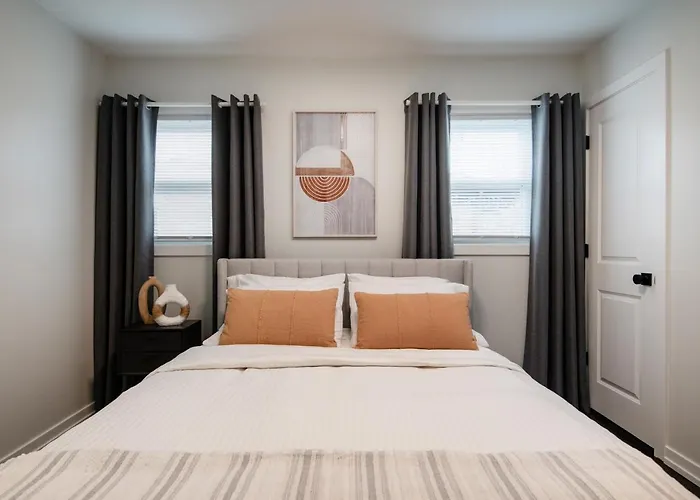 Luxurious House, 25 Min Downtown, 10min Midway