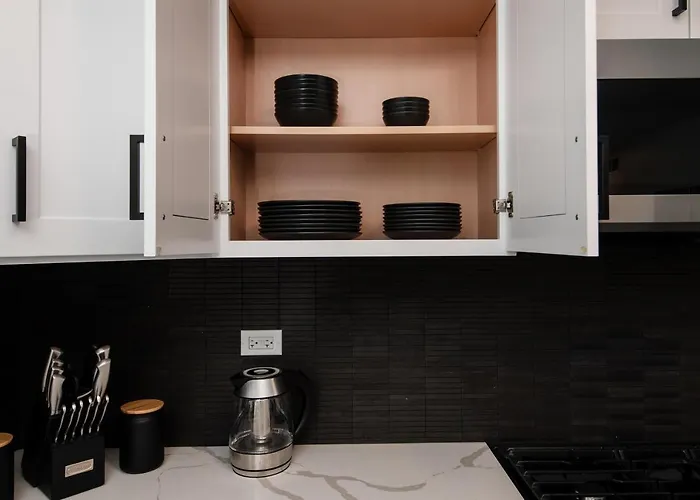 Luxurious House, 25 Min Downtown, 10min Midway
